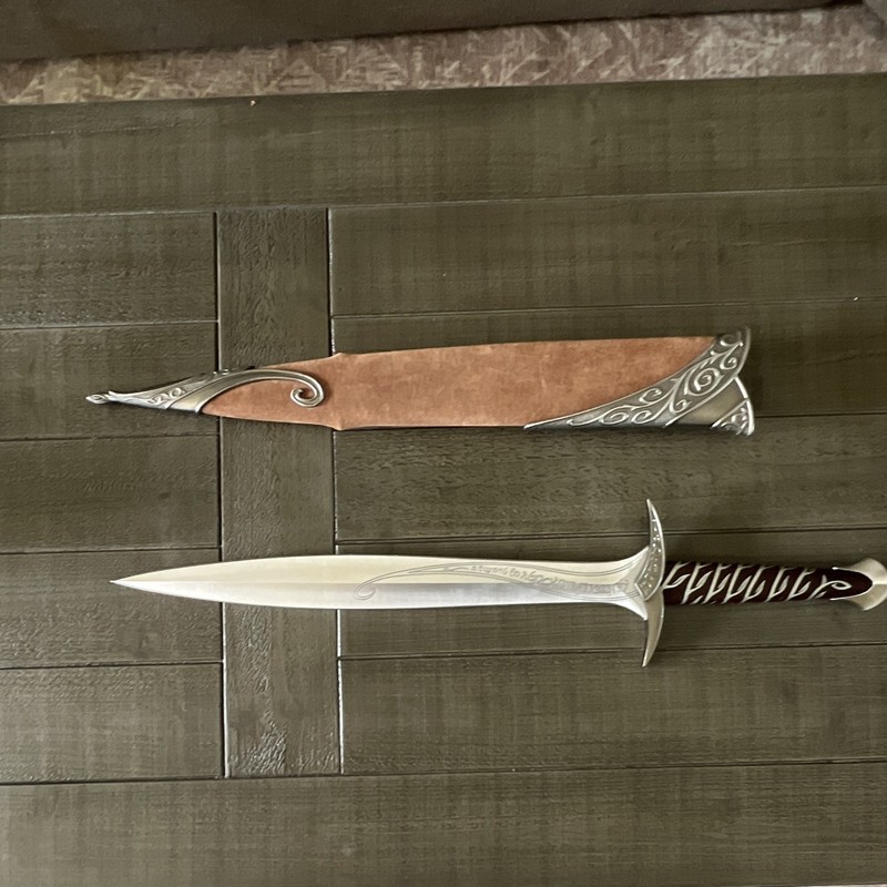 Lord of the Rings Replica Sword/Dagger w/ Scabbard, Brown Handle Silver Blade