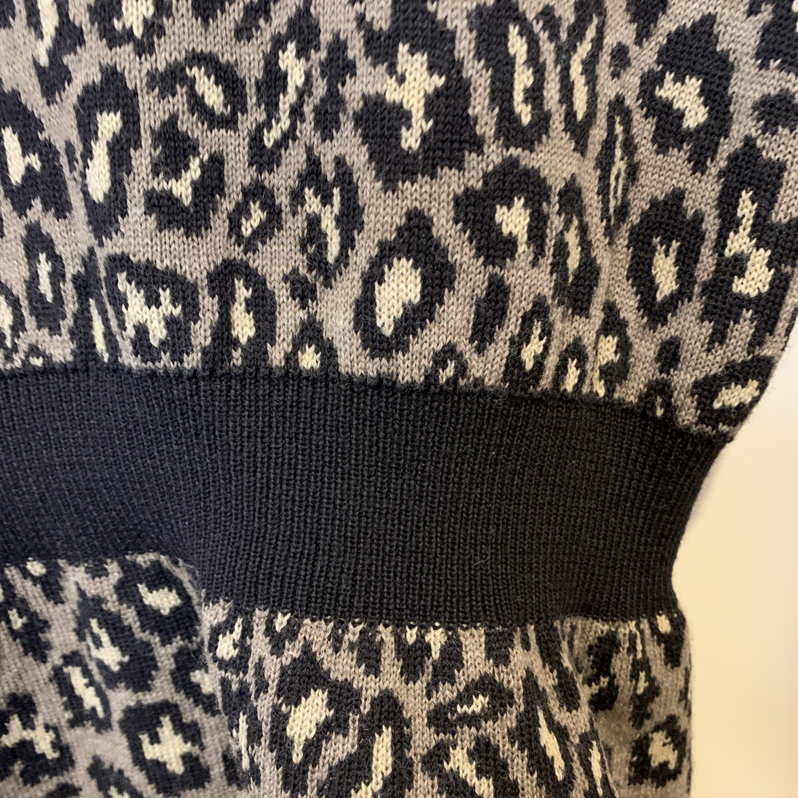 Vtg Valentino V Studio In Italy 100% Wool Knit Leopard Print 80s Women 8 Rare thumbnail 8