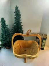 Bonnie And Pop NEW YORK 12" Wooden Apple 3D Collapsible fruit Basket