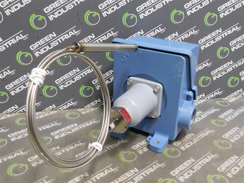 NEW United Electric F400-6BS Temperature Controller 300°F 148.9°C Proof 15A 480V - Image 2 of 4