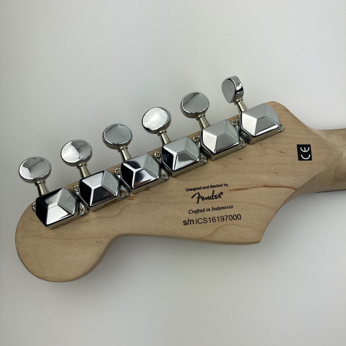 Squier by Fender Mini Stratocaster Beginner Electric Guitar Squier by Fender Mini Stratocaster Beginner Electric Guitar