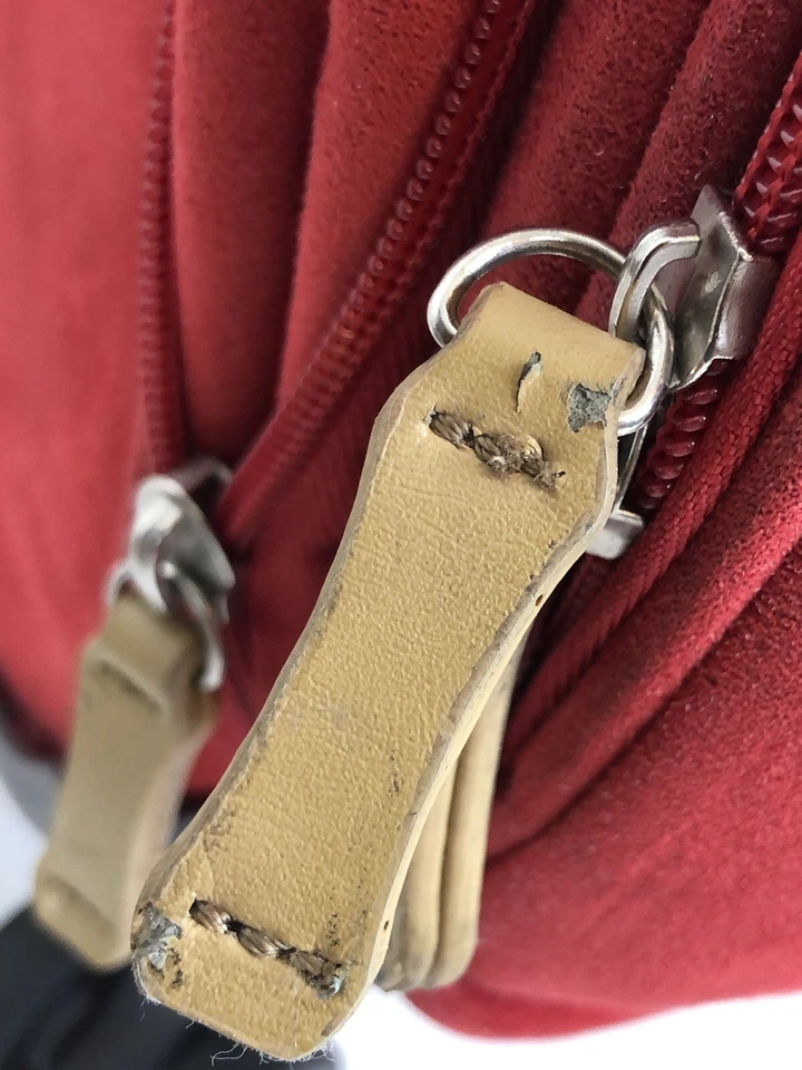 It Luggage 29" Red Faux Suede 8 Wheel Spinner Large Lightweight Travel Suitcase - Изображение 4 из 4