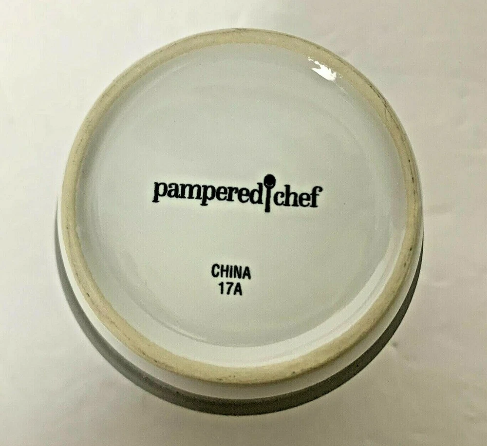 Pampered Chef Ceramic Egg Oatmeal and Cake Microwave Cooker Mug 1529