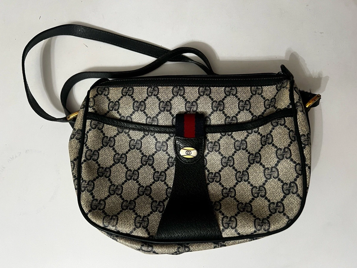 GUCCI Accessory Collection vintage Grey logo shoulder bag 80 s
