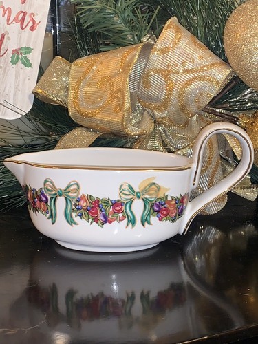 RARO barco de porcelana grabada Claire Burke - acento dorado, colores navideños de temporada - Imagen 5 de 8