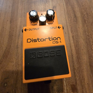Boss DS 1 Distortion Verzerrer Effektpedal analog für E Gitarre/Bass orange