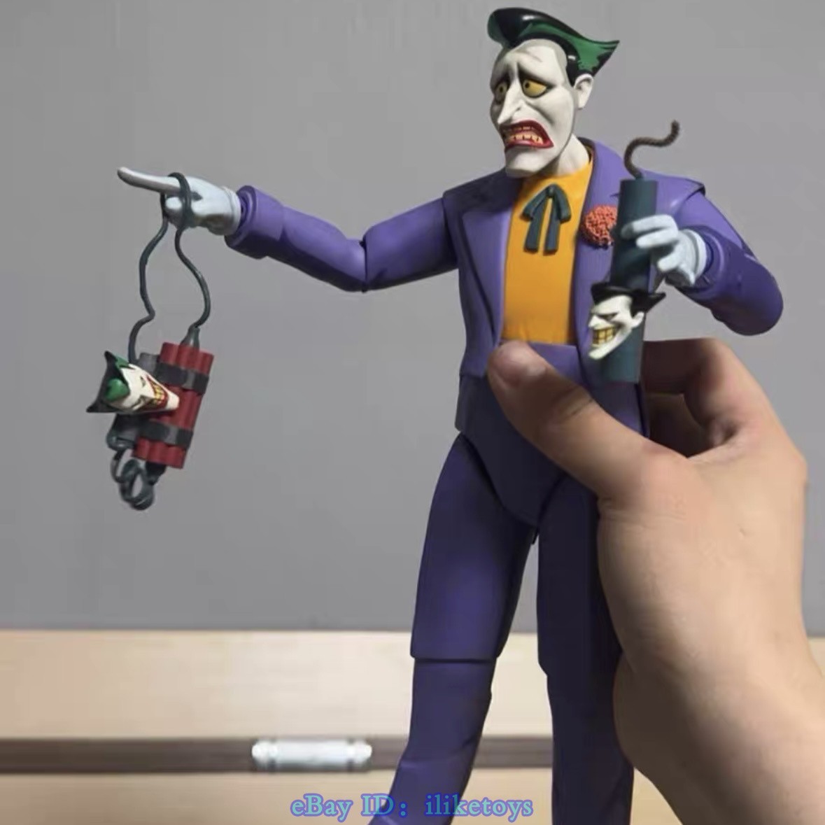 Mondo Batman: The Animated Series Joker 1/6 Action Figure