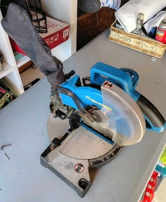 Project Pro 8 1/4 Compound Mitre Saw 8 Amp 4,500 RPM Model 92101 Used