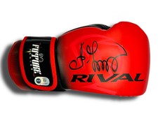 OLEKSANDR USYK SIGNED MID RIVAL RED BOXING GLOVE UNDISPUTED (ACG CERT AG16996)