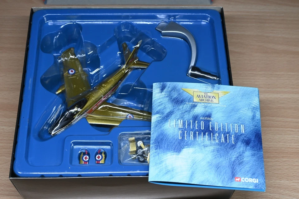 Corgi 1/72 Scale AA35806 - Canadair CL-13A Sabre Mk5 RCAF Golden Hawks Aerobatic - Image 3 of 4