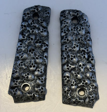 Set of 1 - 1911 Grips Silver  Black With Skulls