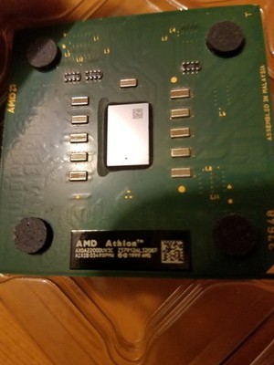 AMD Athlon XP 2200+ 1.8 GHz 256KB 266 MHz Socket 462 A K7 CPU AXDA2200DUV3C