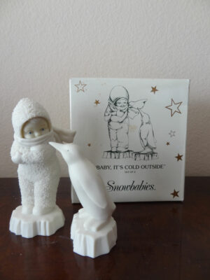 DEPT 56 Snowbabies FRIENDSHIP CLUB  BABY, IT S COLD OUTSIDE  SET OF 2 1998-1999