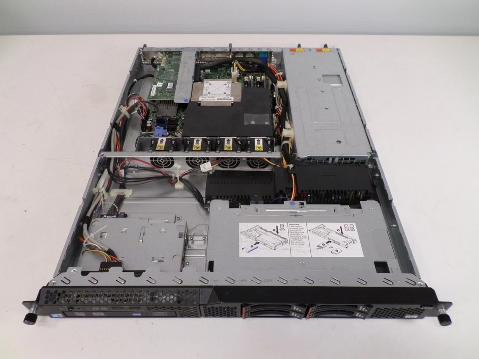IBM x3250 M4 1U Server With Four 2.5" Drive Bays - Image 2 of 4