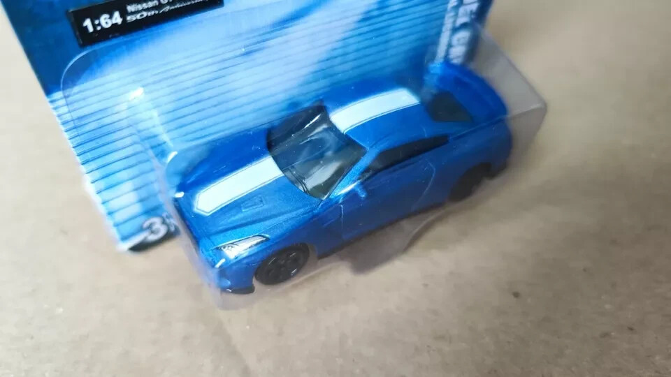 CCA MSZ 1:64 scale car diecast Nissan GT-R R35 50th BLUE