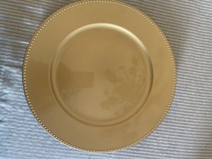 6 BRAND NEW RIM GOLD DINNING CHARGERS