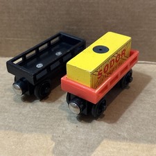 CARGO CAR Pair w/1 Cargo Thomas  Friends Wooden Railway Train Tank Engine Used  