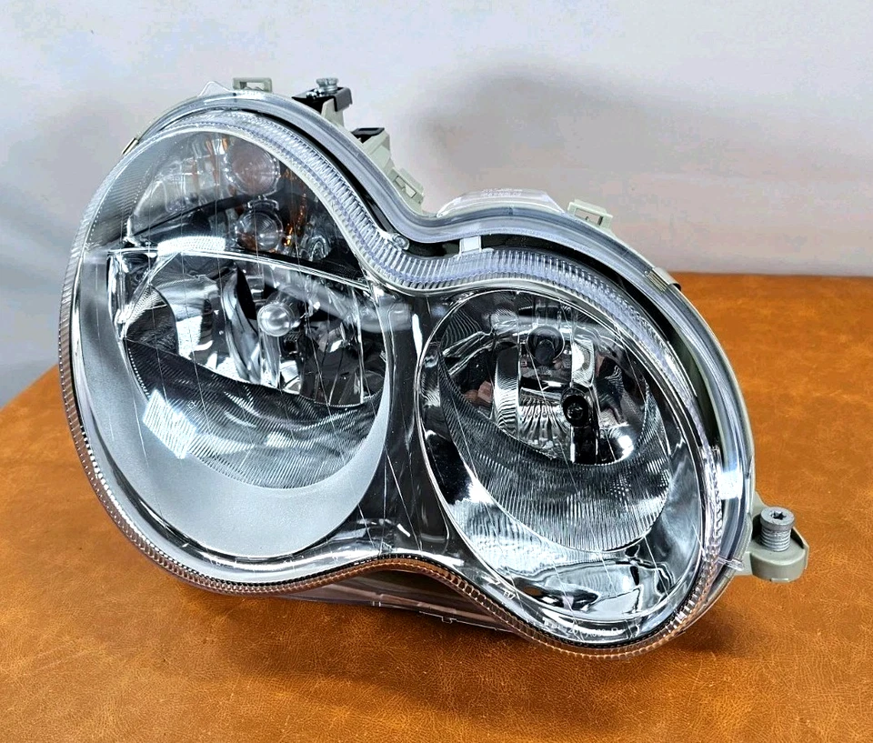 ПОДХОДИТ ДЛЯ 2005-2007 MERCEDES BENZ C КЛАССА ПРАВЫЙ ПАССАЖИР ГАЛОГЕННЫЕ ФАРЫ TYC НОВЫЙ #5 - Изображение 4 из 4