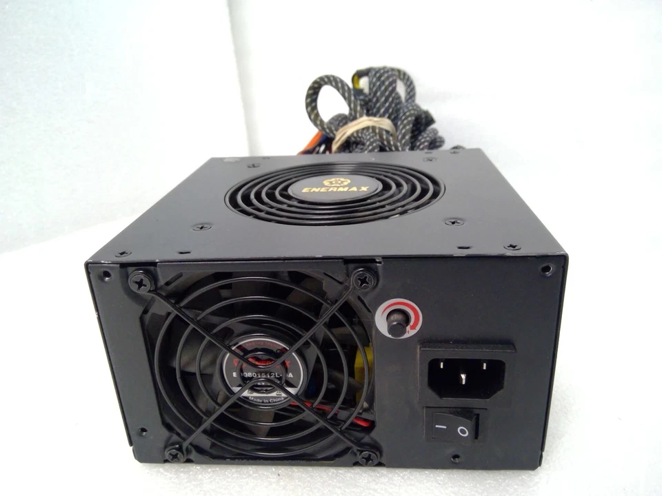 Enermax RevolutionDUO 700W ERD700AWL-F 80+ Gold Full Modular Power Supply - Image 2 of 4