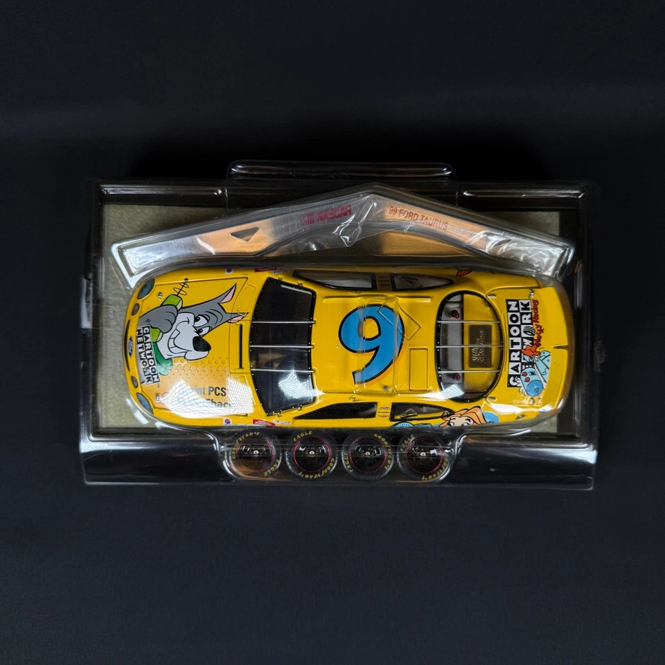 Colección Revell 1999 Jerry Nadeau #9 Cartoon Network The Jetsons 1/24 diecast Foto 2 de 4