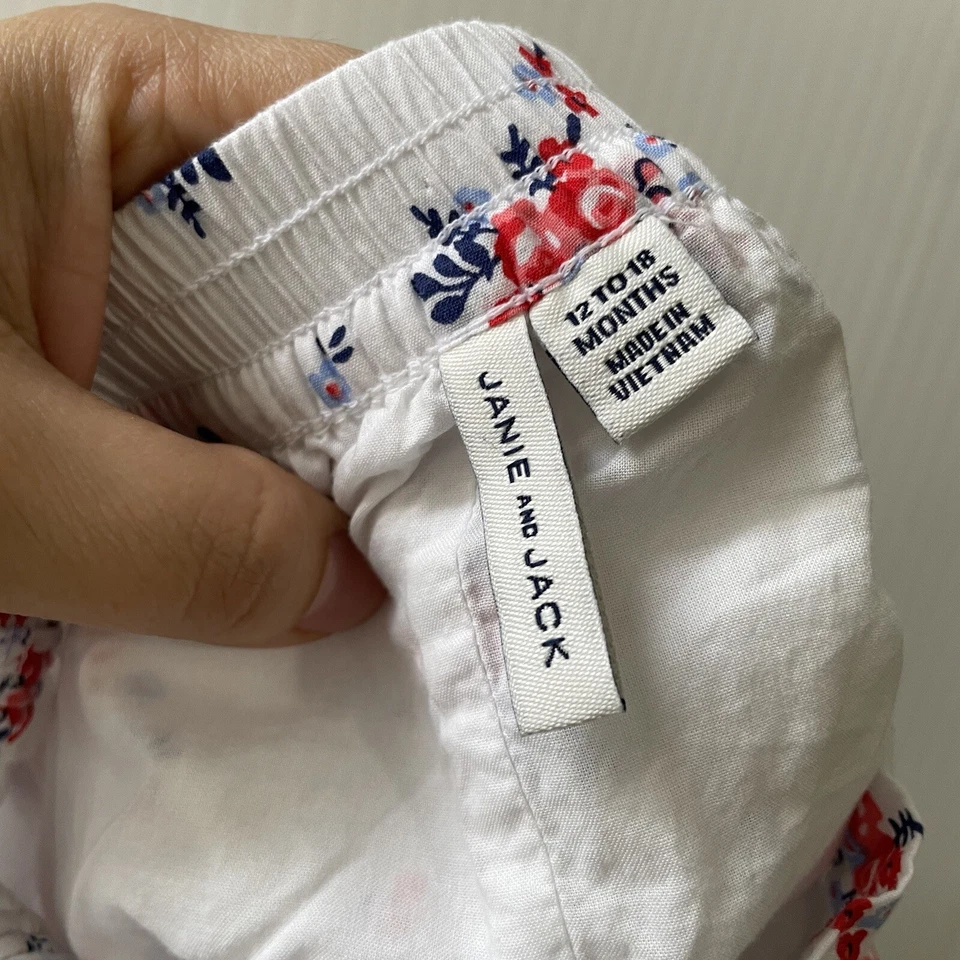 Janie Jack Baby Girls Summer White Floral Shorts Pockets Sz 12-18Months - Image 4 of 4