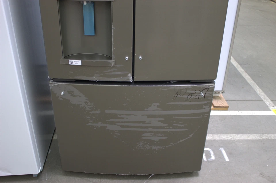 GE GYE22GMNES 36" Slate CD 22.1 Cu. Ft. French Door Refrigerator NOB #149927 - Image 3 of 4