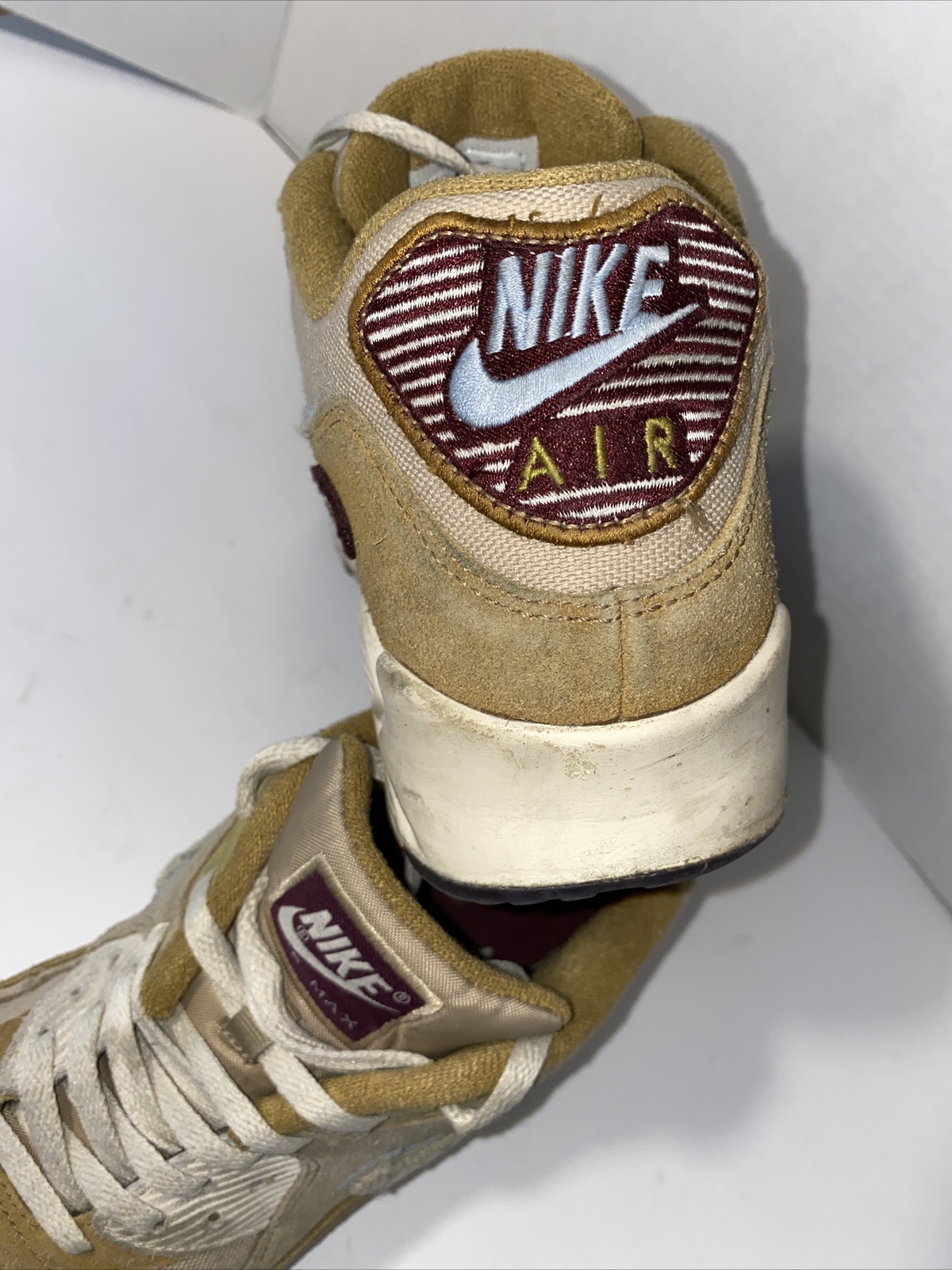 air max 90 chenille swoosh