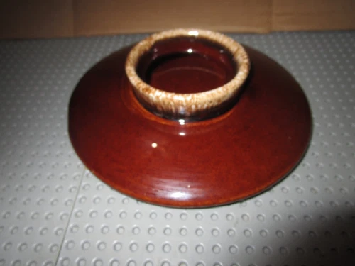 VINTAGE HULL BROWN DRIP GLAZE POTTERY 1 LID 6" DIAMETER