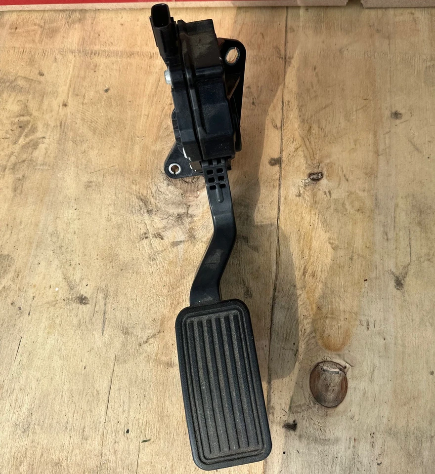 Pedal acelerador usado y probado Mazda CX-7 2010-2012 K4238-7390 Foto 2 de 3