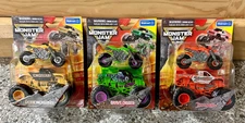 Monster Jam - Full Set - Dirt Bikes - Grave Digger, Digatron, ThunderROARus