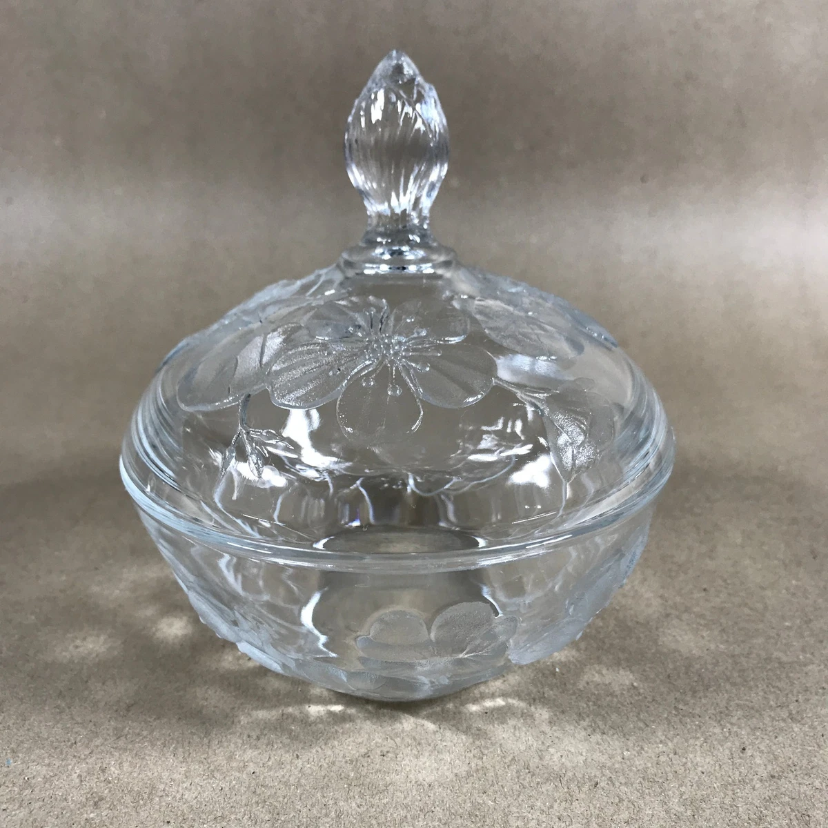 Art-Dèco Collector's Clear Glass Pressed Glass Fruit Bowl Serpent Table Top Broc