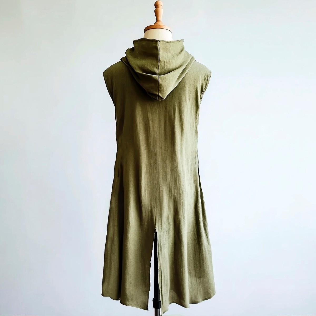 Men's Renaissance Hooded Surcoat - Medieval Sleeveless Tunic For Viking, LARP & Halloween