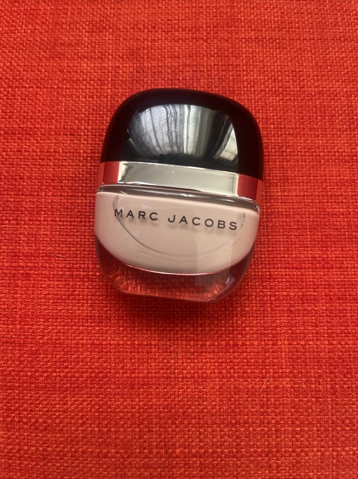 Esmalte Marc Jacobs Beauty Enamored Hi-Shine 106 BABY JANE - Imagem 2 de 4