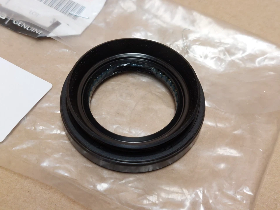 Sello de eje de transmisión Mazda MX-5 Miata 2016-2024 TA1127238 genuino NUEVO Foto 3 de 4