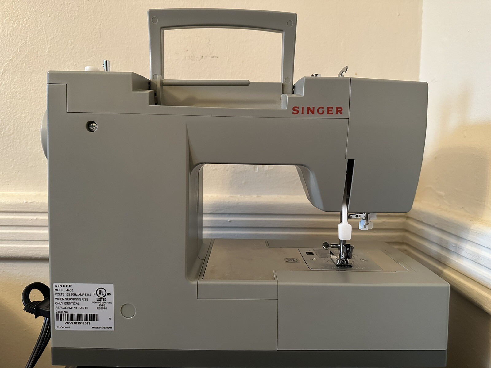 Singer Heavy Duty 4452 Sewing Machine with 32 BuiltIn Stitches