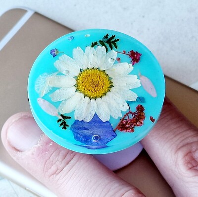 Resin Phone Grip turquoise with dried flowers UK