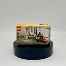 LEGO 5005358 Minifigure Factory Exclusive  Sealed HTF Fast Shipping