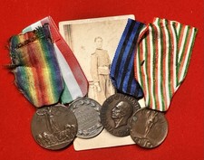 Lotto militaria WW1 WW2 Foto Soldato Regio Esercito + 4 Medaglie