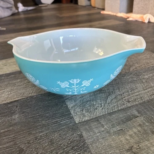 Vintage Pyrex Embroidery Needlepoint Turquoise Cinderella Bowl #443 1958 Promo