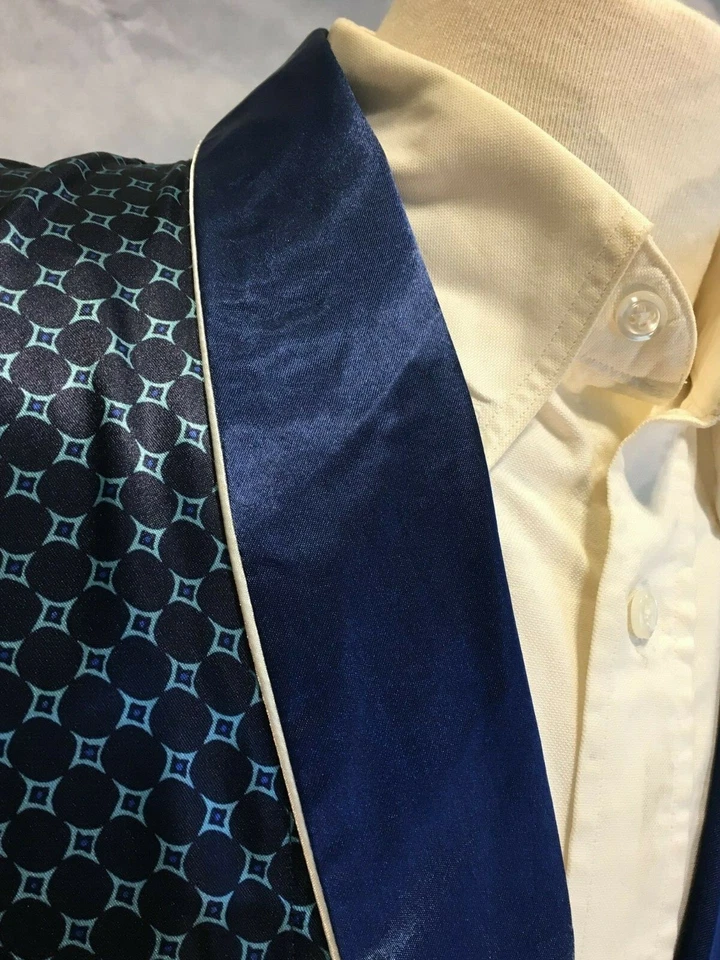 Roupão masculino de cetim de seda - Azul marinho quadriculado branco tubulação -''entrega em 5 dias'' - Imagem 3 de 4