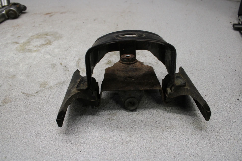 1972 Yamaha R5C 350 REAR GAS TANK MOUNT BRACKET U7-2907.KN - Image 4 of 4