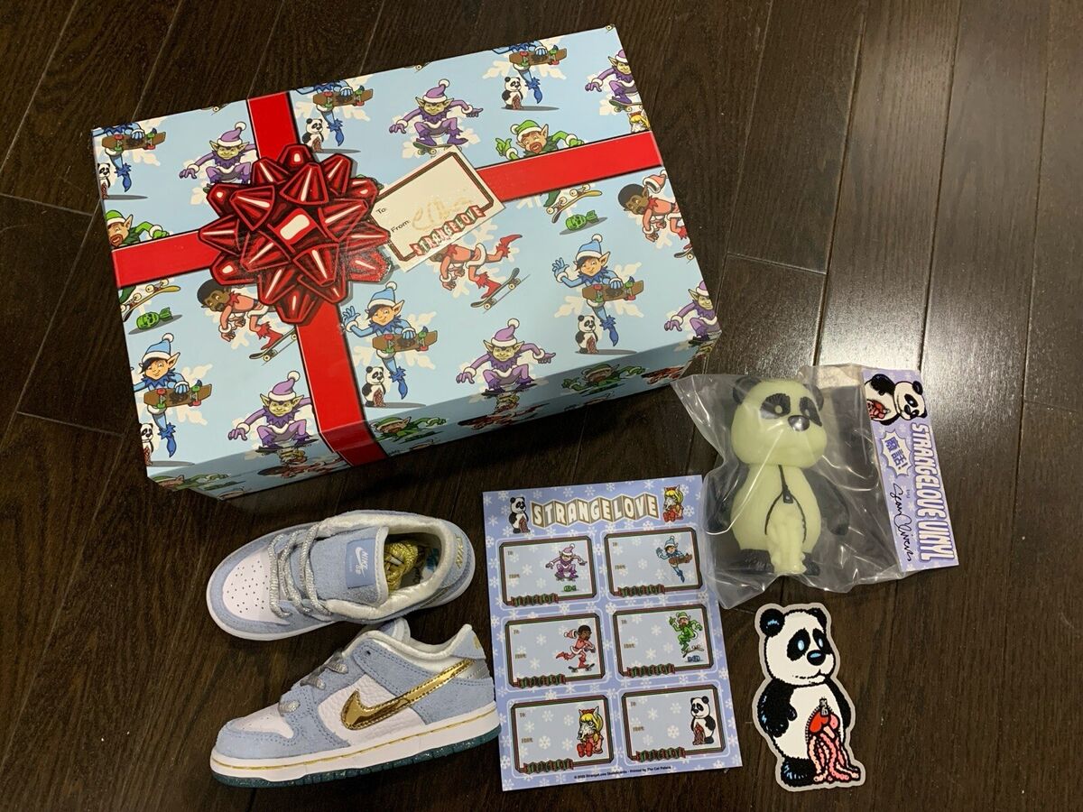 Sean Cliver x Nike SB Dunk Low Special Holiday Box Sean Cliver x Nike SB Dunk Low Special Holiday Box