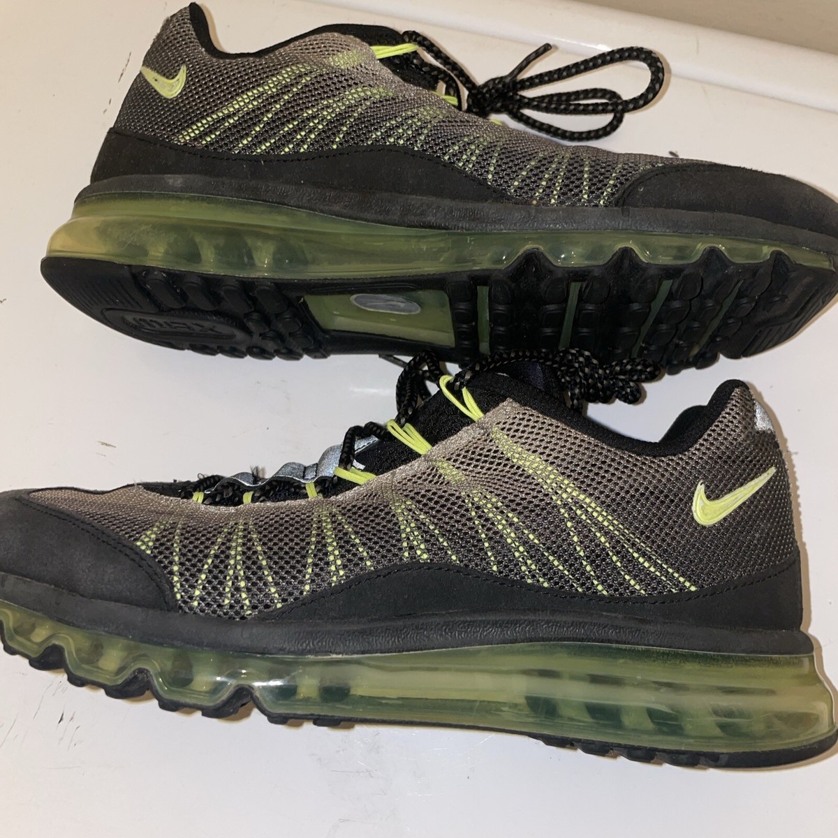 nike flywire neon green