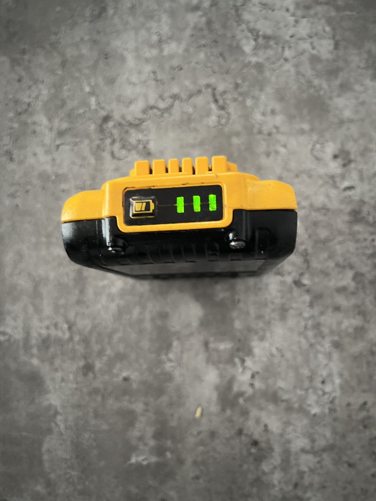 Dewalt DCB183 XR 18V Lithium-Ion Battery 2.0Ah 4