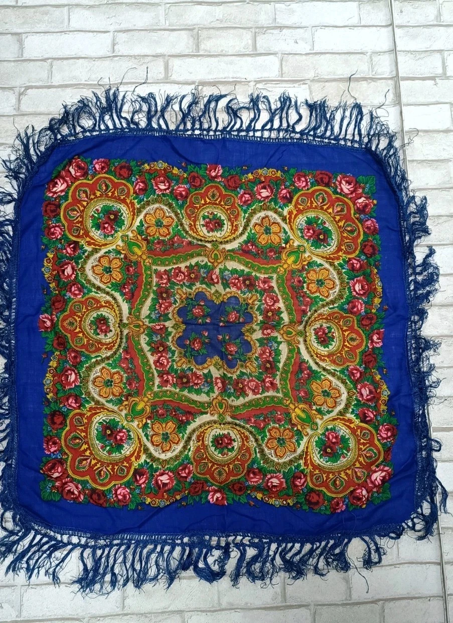 Kitami Scarf, vintage square scarf with flowers, size 72x72 cm