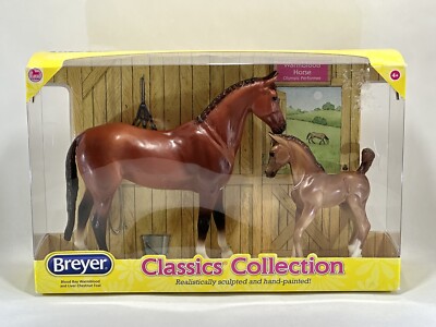 2012 Breyer classics collection 62033 Blood Bay Warmblood And Chestnut Foal 1:12