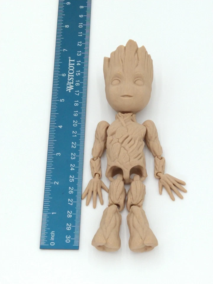 Figura BABY GROOT Articulada Madera Flexi PLA 6" Figura Impresa en 3D Foto 2 de 4