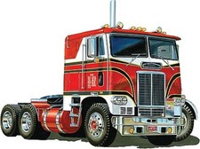 AMT White Freightliner 2-in-1 SC/DD Cabover - Plastic Model Truck Kit - 1/25