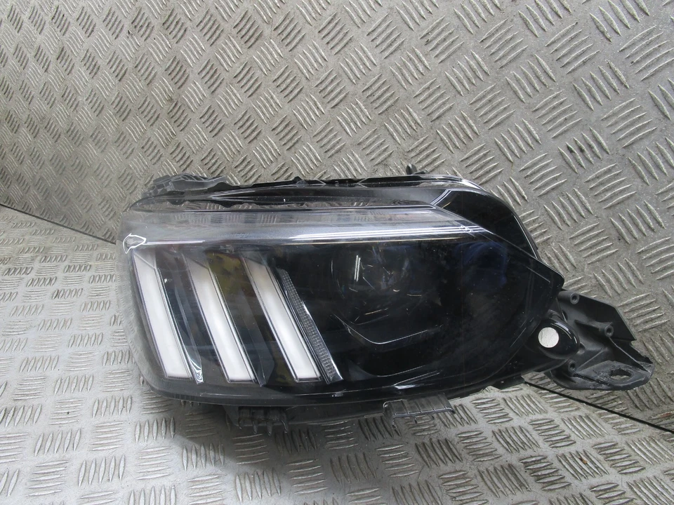Faro delantero conductor peugeot 2008 gt puretech s/s 2022 9841642180 arañazos Foto 3 de 4