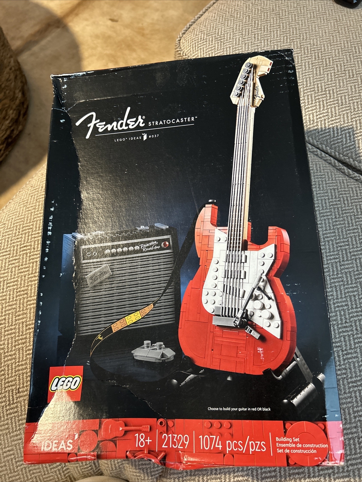 LEGO Ideas 37 Fender Stratocaster Building Set21329Ages 18+ 1074